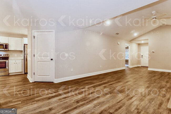 Foto del edificio - 155 Cottage Grove Rd