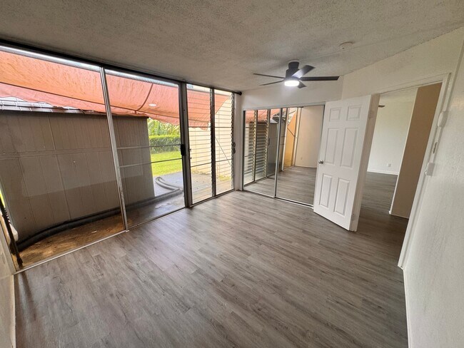 Foto del edificio - 95-2052-2052 Waikalani Pl