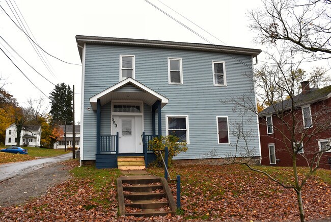 Building Photo - 653 N Main St
