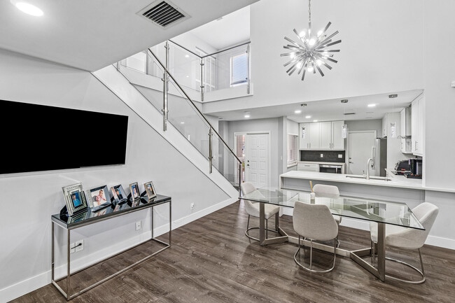 Building Photo - 10487 Mateo Ct