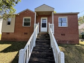 Building Photo - 56 Mathews St