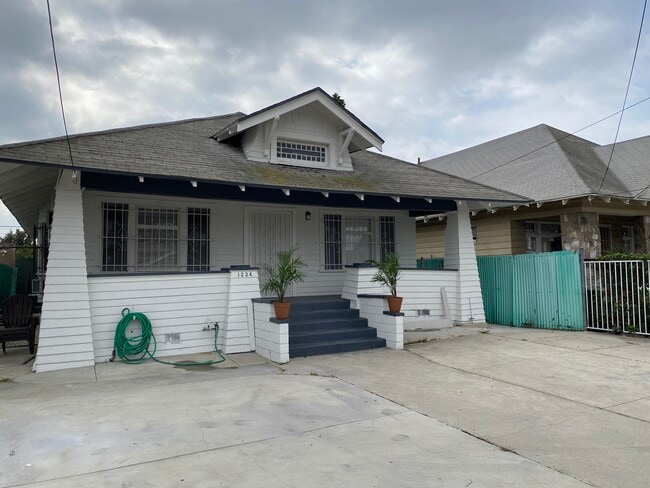Building Photo - 1234 W 37th Dr
