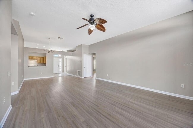 Building Photo - 30435 Annadale Dr