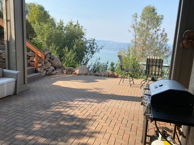 private back yard - 4588 Panorama Pl