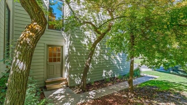 Building Photo - 1389 Silver Meadows Dr