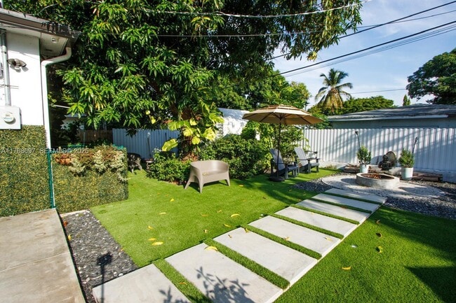 Photo - 213 NE 43rd St House