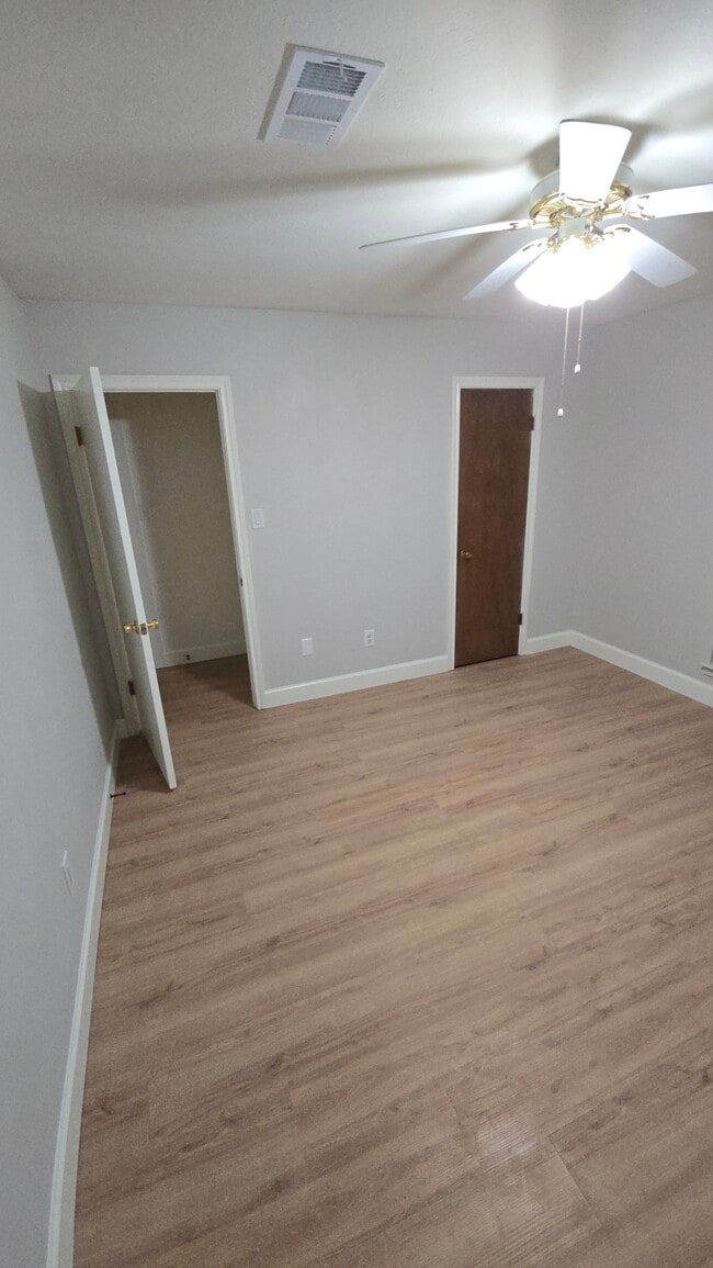 Building Photo - 2007 Southwood Dr