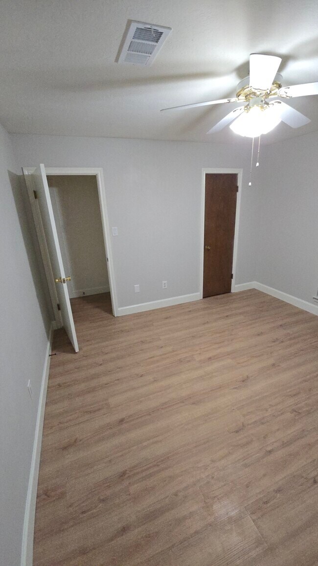 Foto del edificio - 2007 Southwood Dr