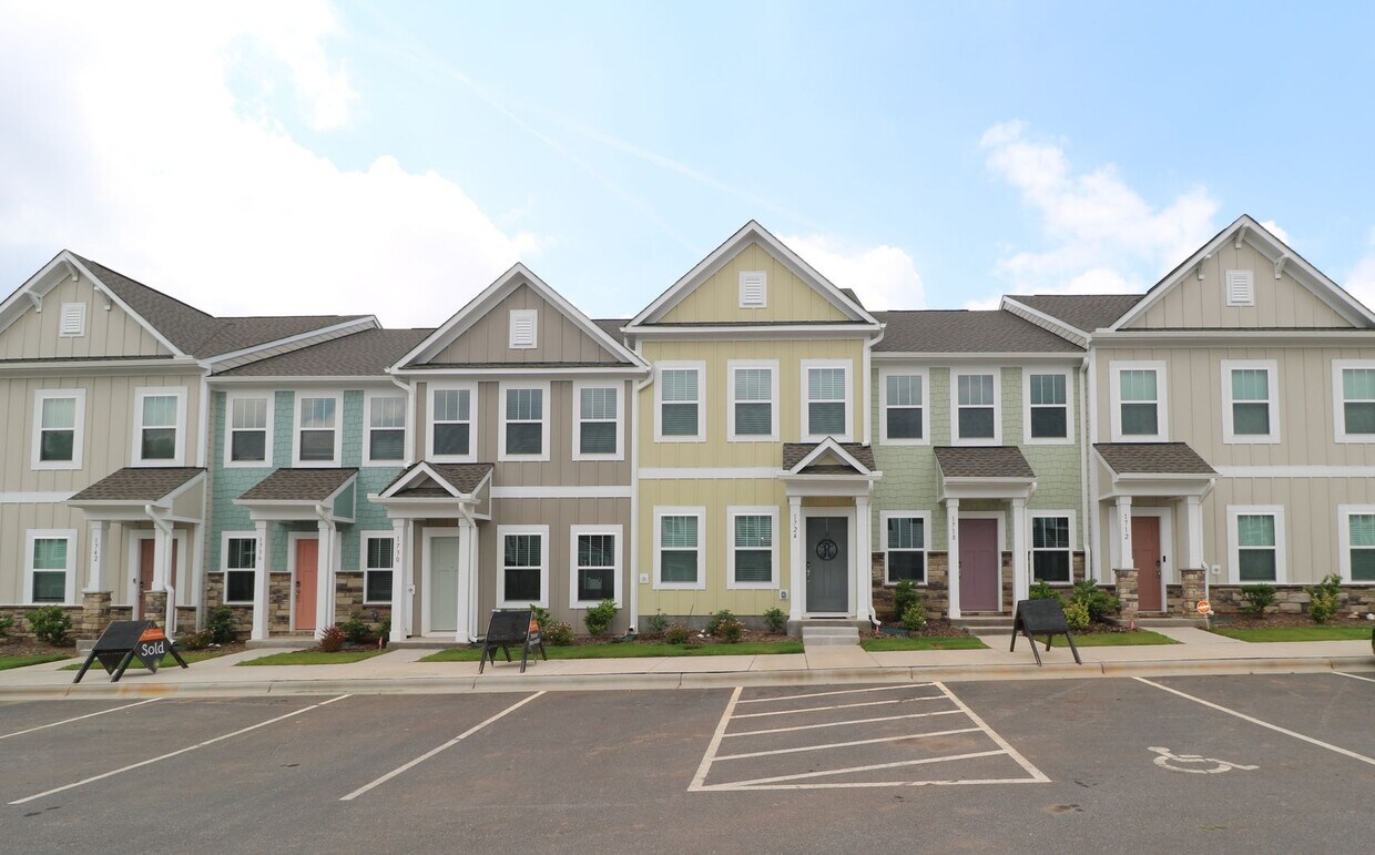 Foto principal - 1724 Granby Hts Dr