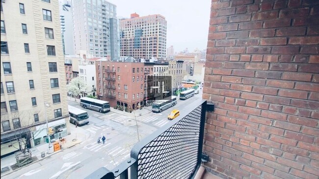 Building Photo - EAST 35 STREET