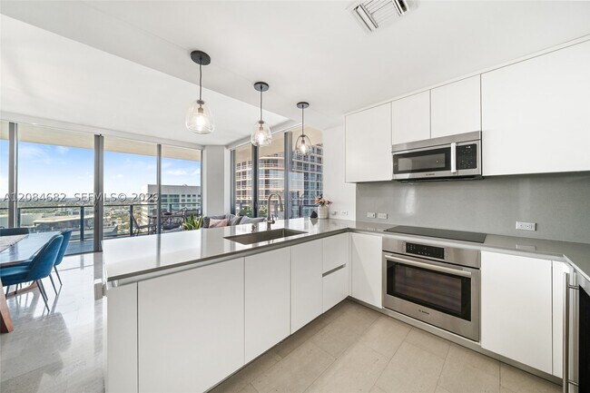 Foto del edificio - 88 SW 7th St