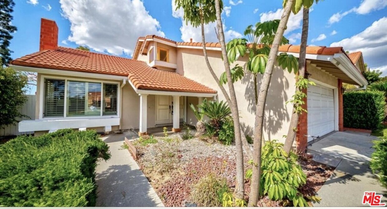 Primary Photo - 1601 N Camden Pl