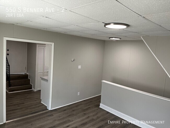 Building Photo - 2nd/3rd Floor: 2 Bedroom/ 1 Bathroom Apart...