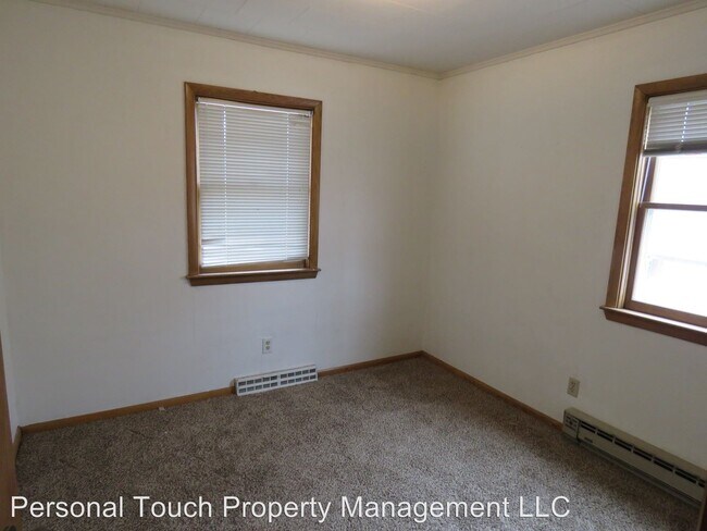 Building Photo - 315 17th St S