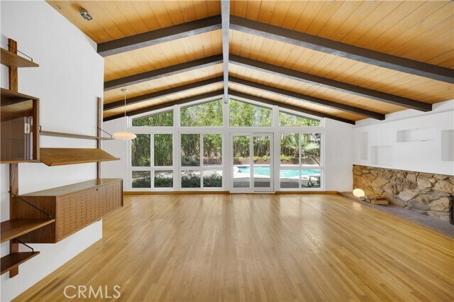 Foto del edificio - 16439 Kingsbury St