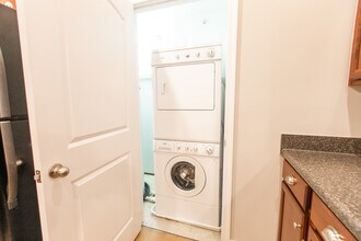 Building Photo - Echo at Forest View