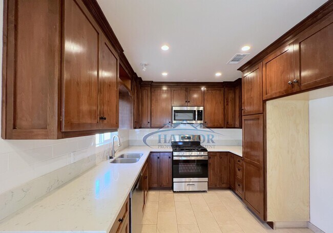 Foto del edificio - 562-566 W 11th St