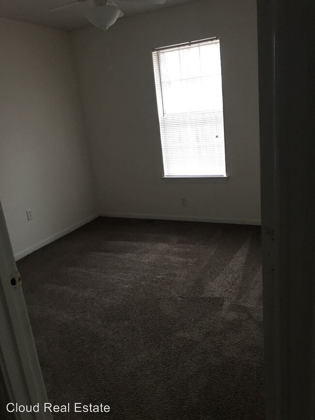 Building Photo - 1404 Van Zanten Ct