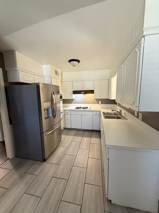 Building Photo - 220 C St NW