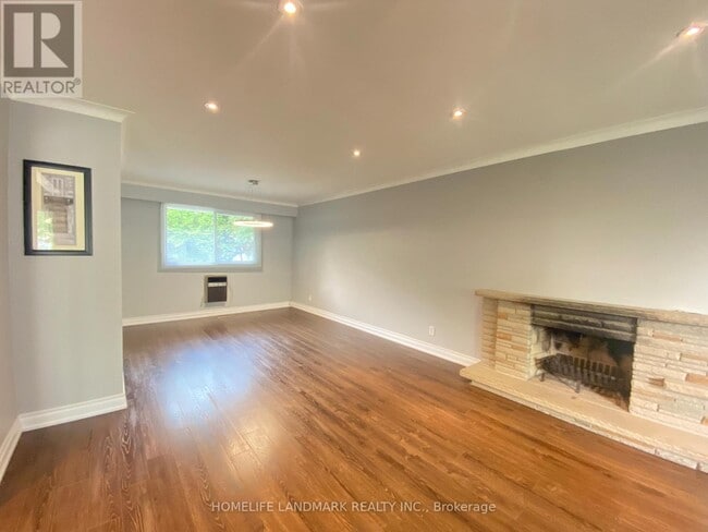 Building Photo - 156 Guildwood Pkwy