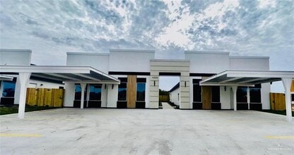 Building Photo - 23 Heron Ave