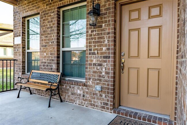 Foto del edificio - 333 Allerton Mews