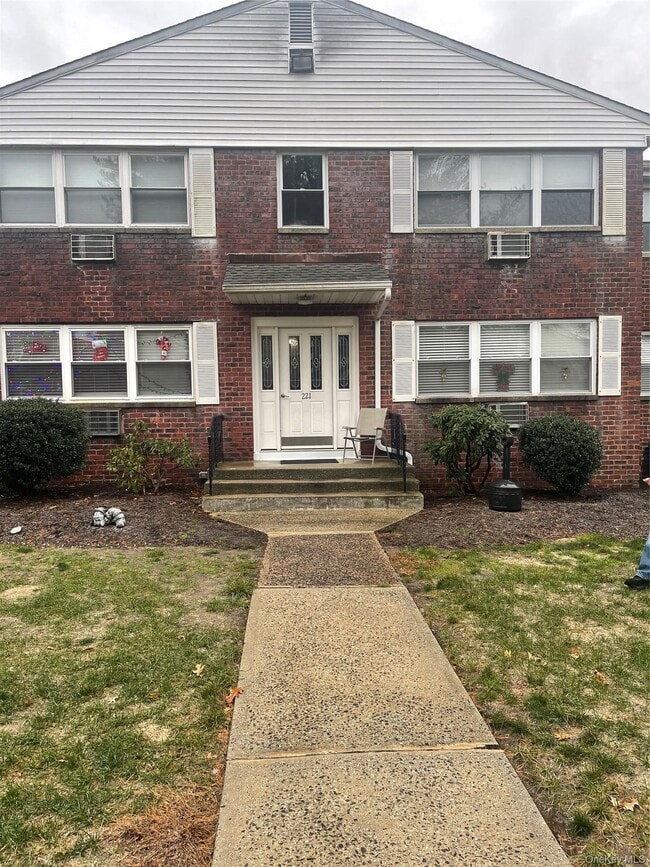 Building Photo - 221 N Middletown Rd
