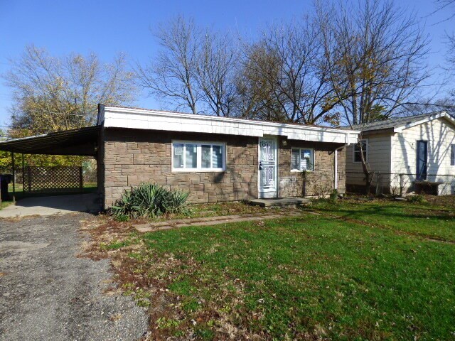 Primary Photo - South side 2 BR cottage