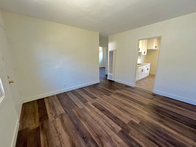 Foto del edificio - 4467 W. 131st St.