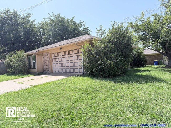 Building Photo - 7832 Pebblebrook Dr