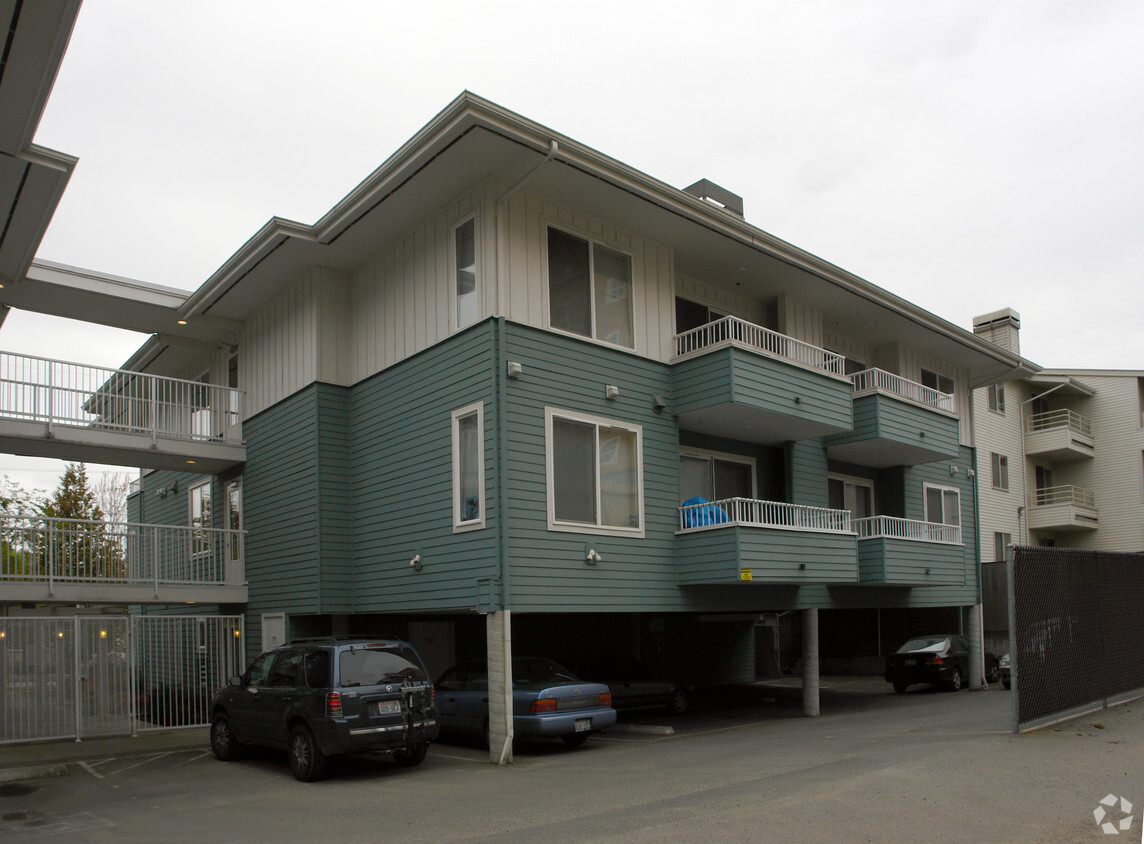 Building Photo - Oaklake Apartments