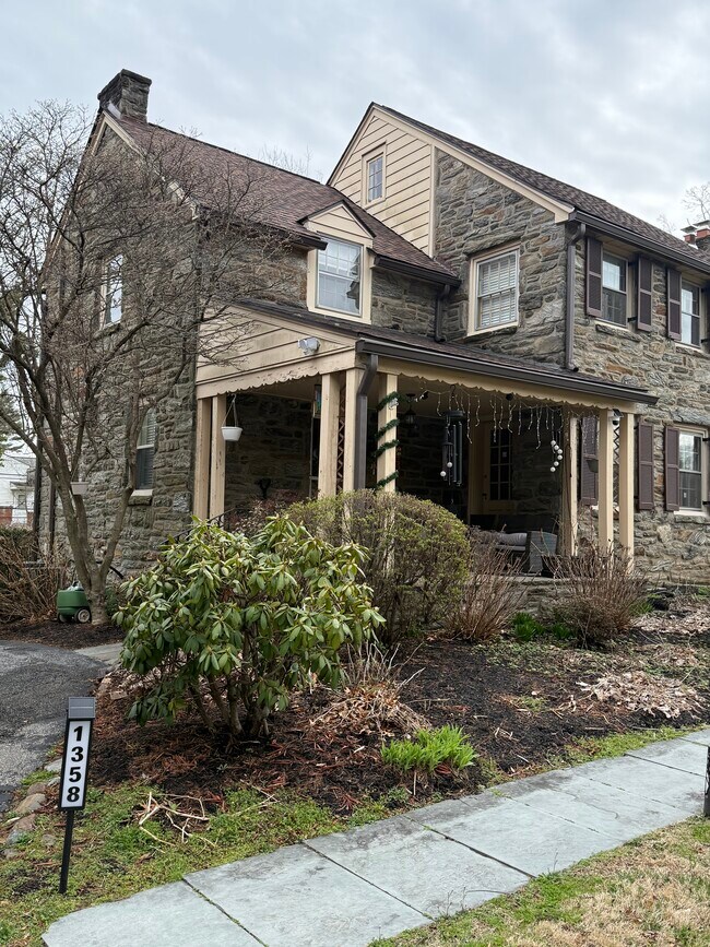 Foto del edificio - 1358 Indian Creek Dr
