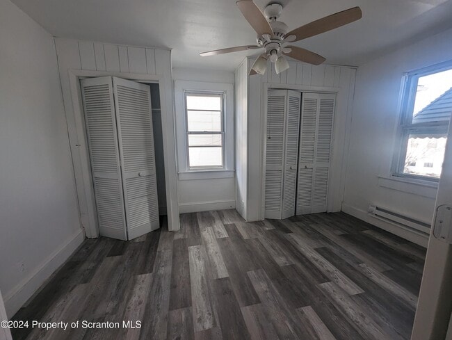 Building Photo - 317 S Irving Ave