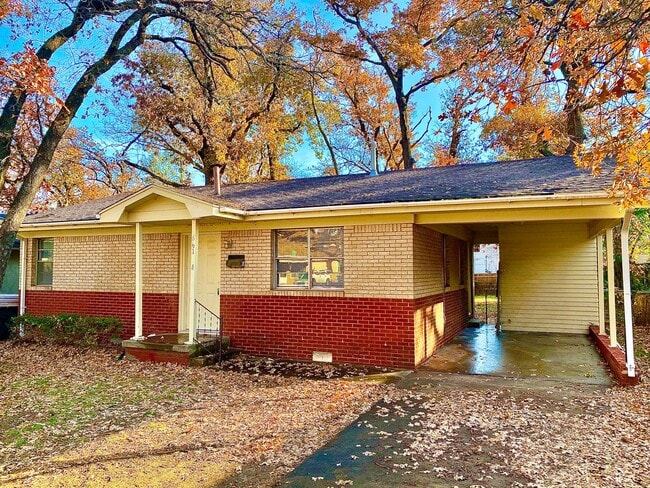 Building Photo - Cute Updated 2 bed 1 bath located in Bethany!