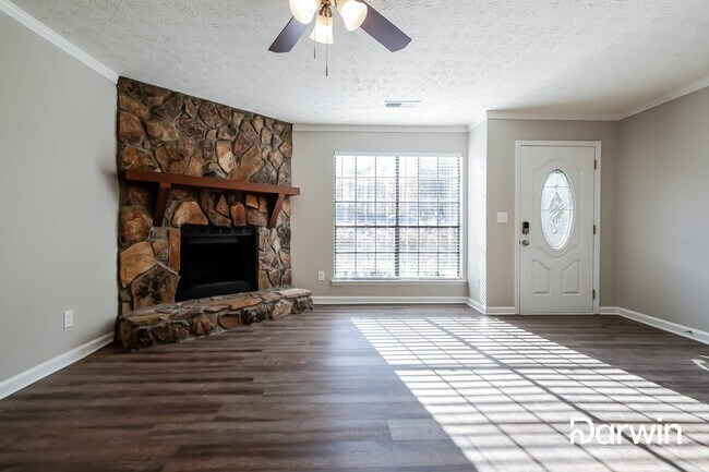 Building Photo - 762 Steeple Chase Dr, Lawrenceville, GA 30044