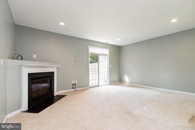 Building Photo - 24750 Clock Tower Square