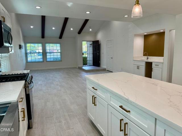 Building Photo - 20746 Schoenborn St