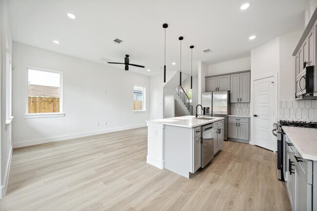 Foto del edificio - 3430 Mt Pleasant St