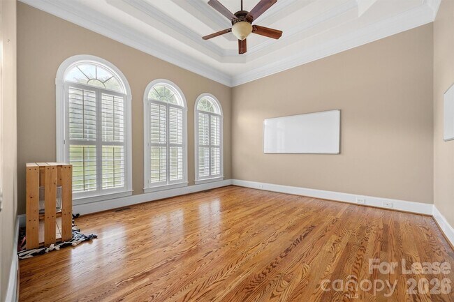Foto del edificio - 334 Stonecliff Ln