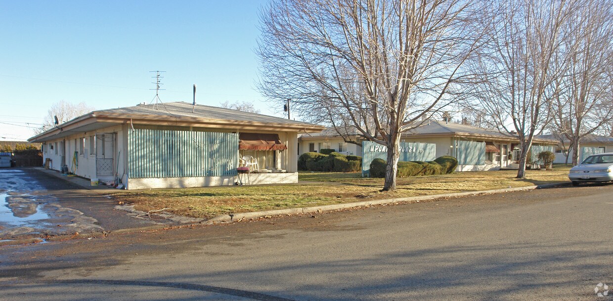 Upland Plaza Apartments in Yakima, WA