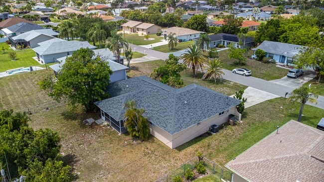 Building Photo - 3/2 Home with Garage Available NOW off Santa Barbara Blvd area