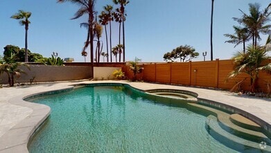 Building Photo - 2 Bahama Bend