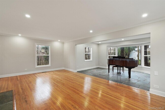 Foto del edificio - 790 Hardscrabble Rd