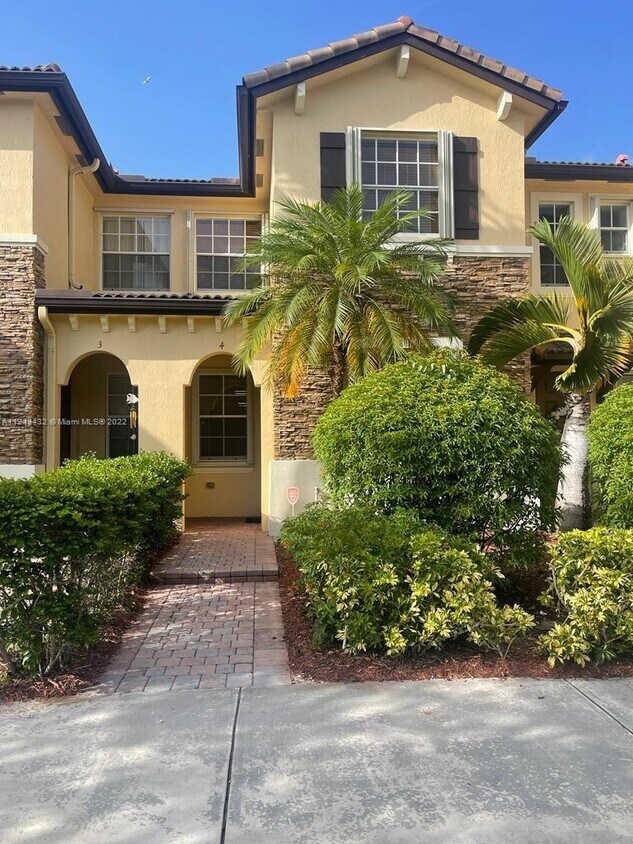 9227 SW 227th St, Cutler Bay, FL 33190 Townhouse for Rent in Cutler