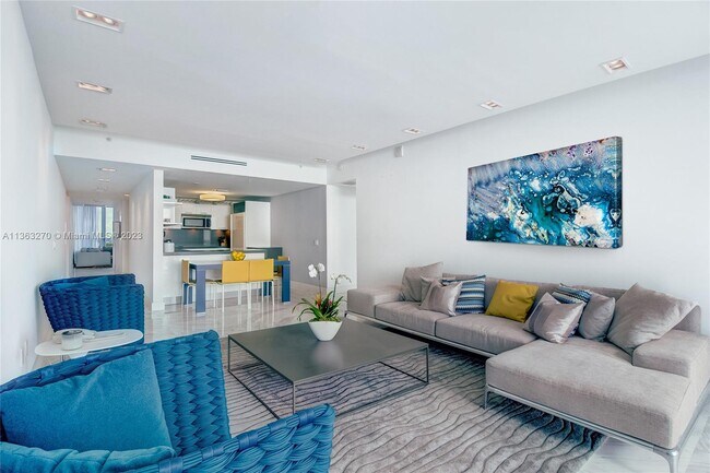 Building Photo - 6899 Collins Ave