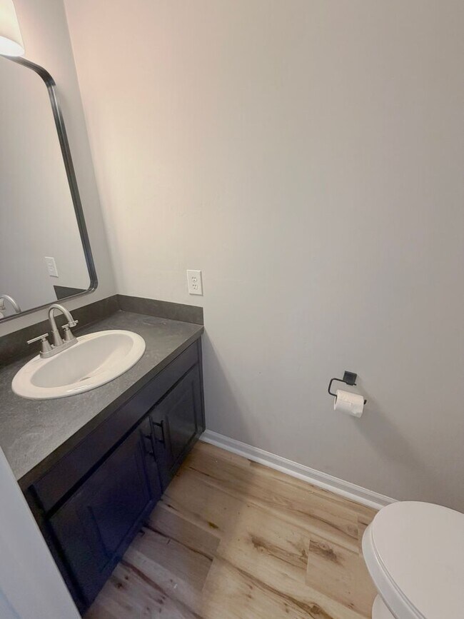 Foto del edificio - Freshly Renovated Townhome 3 Bed, 1.5 Bath