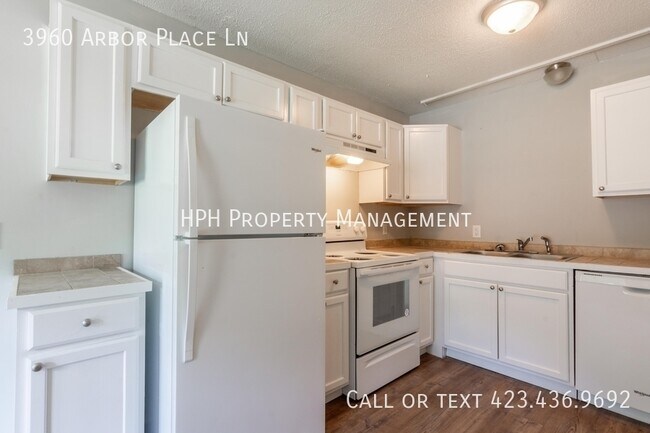 Foto del edificio - 3960 Arbor Pl Ln