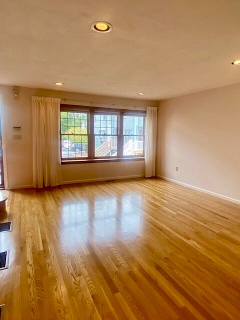 Foto del edificio - 43 Merrymount Rd