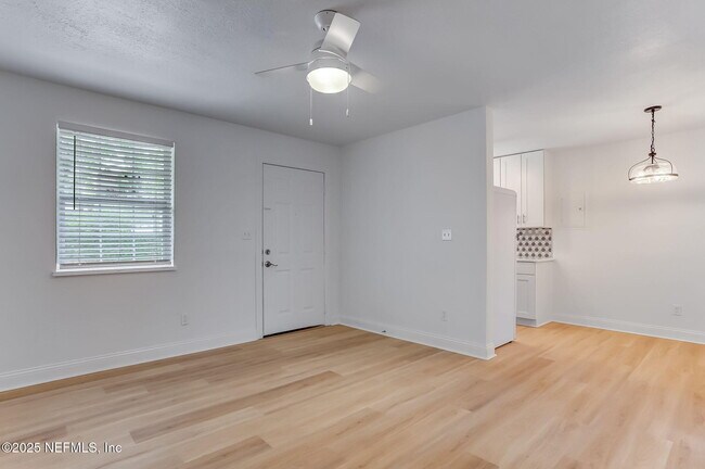 Building Photo - 1401 Palm Ave