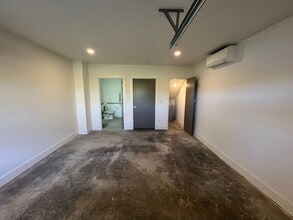 Building Photo - 3773-3775 Klindt Dr